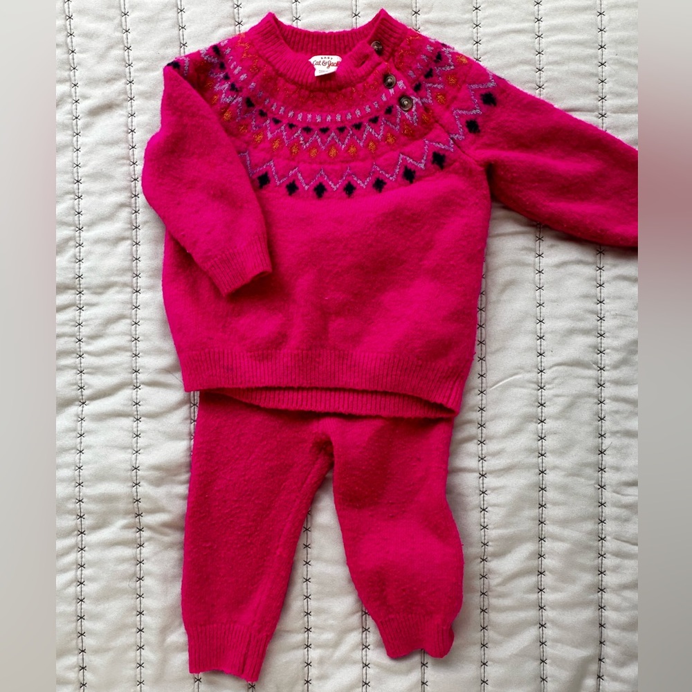 Set of 2 matching sweater and pants